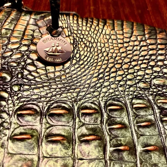 Brahmin croc-embossed genuine leather beauty in rich green & bronze tones - Picture 4 of 7